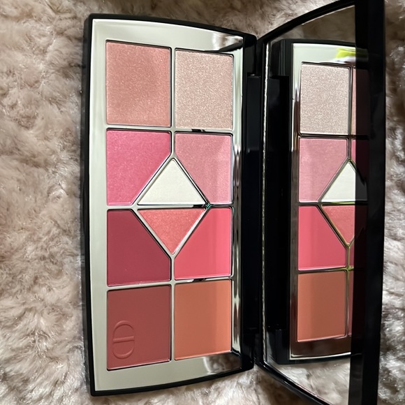 Diorshow 10 Colouleurs Eyeshadow Palette. - Picture 2 of 3